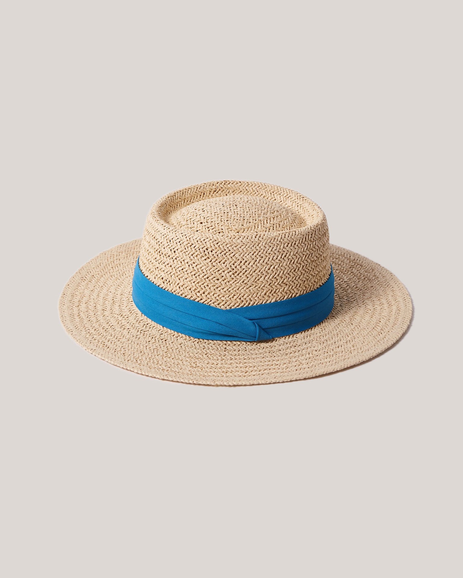 Narrow-brimmed hat