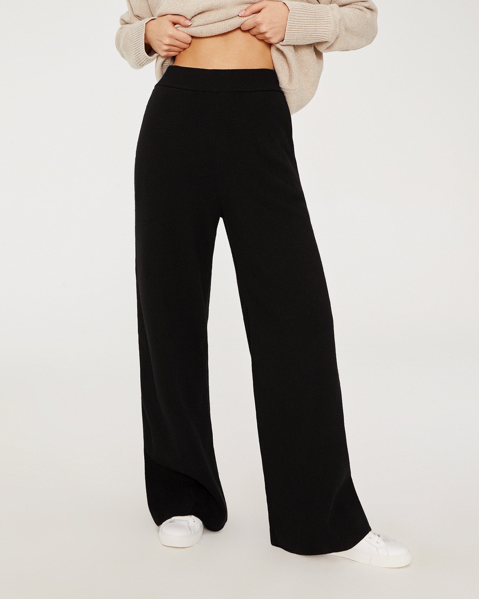 Knit trousers in black