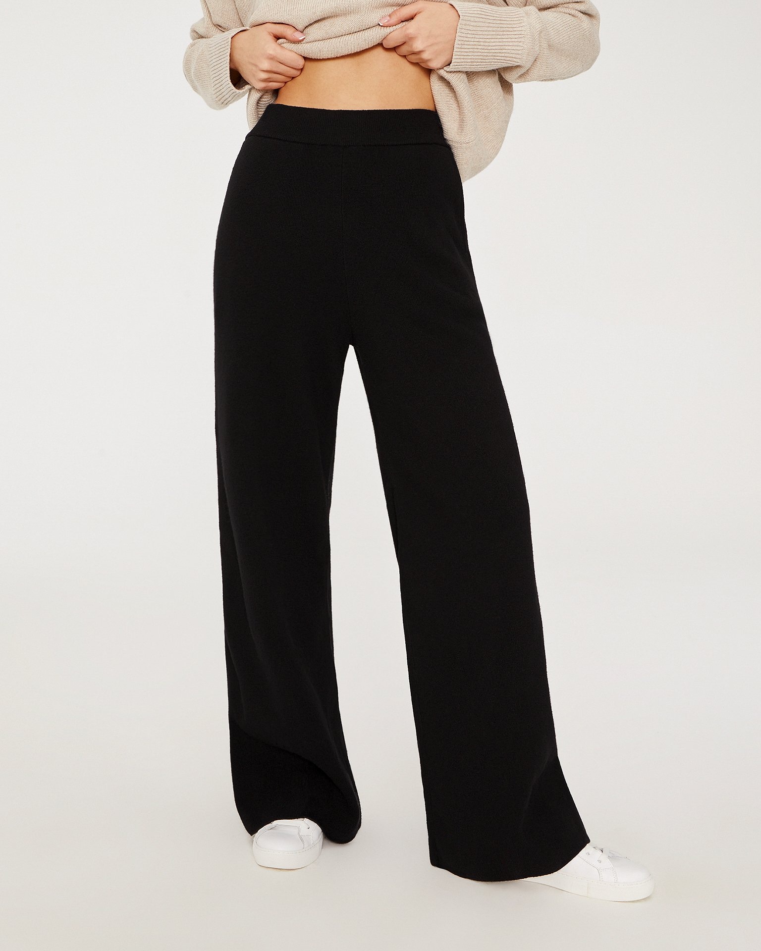 Knit trousers in black